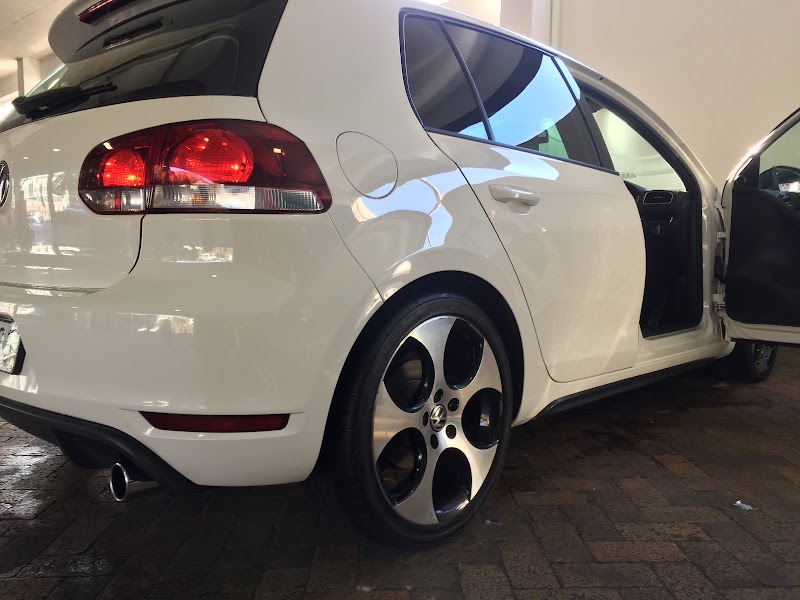 021 Valet Centre - Photo 2